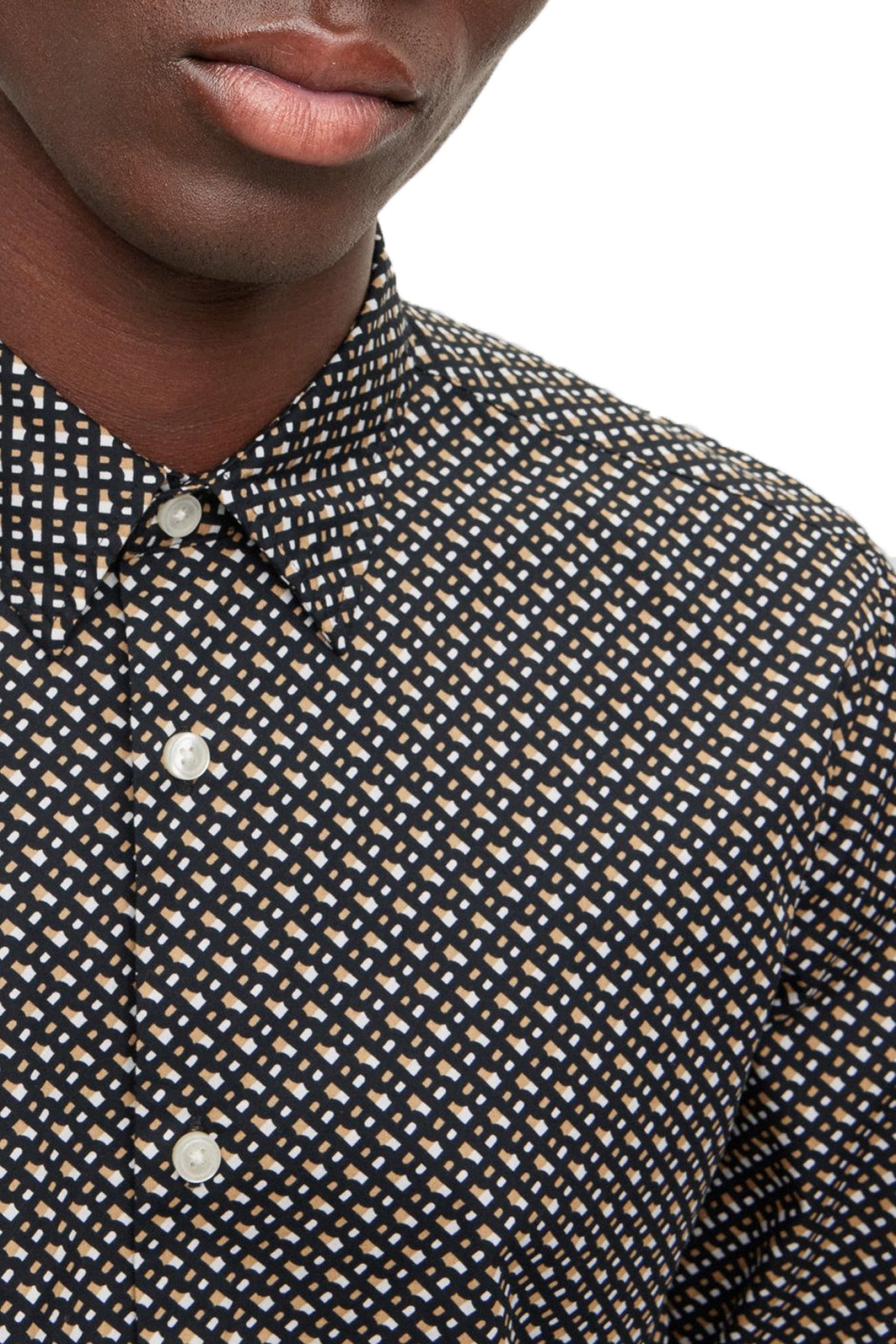 BOSS ΠΟΥΚΑΜΙΣΟ ALLOVER LOGO SLIM FIT ROGER_F ΜΑΥΡΟ-ΜΠΕΖ-ΛΕΥΚΟ φωτογραφία