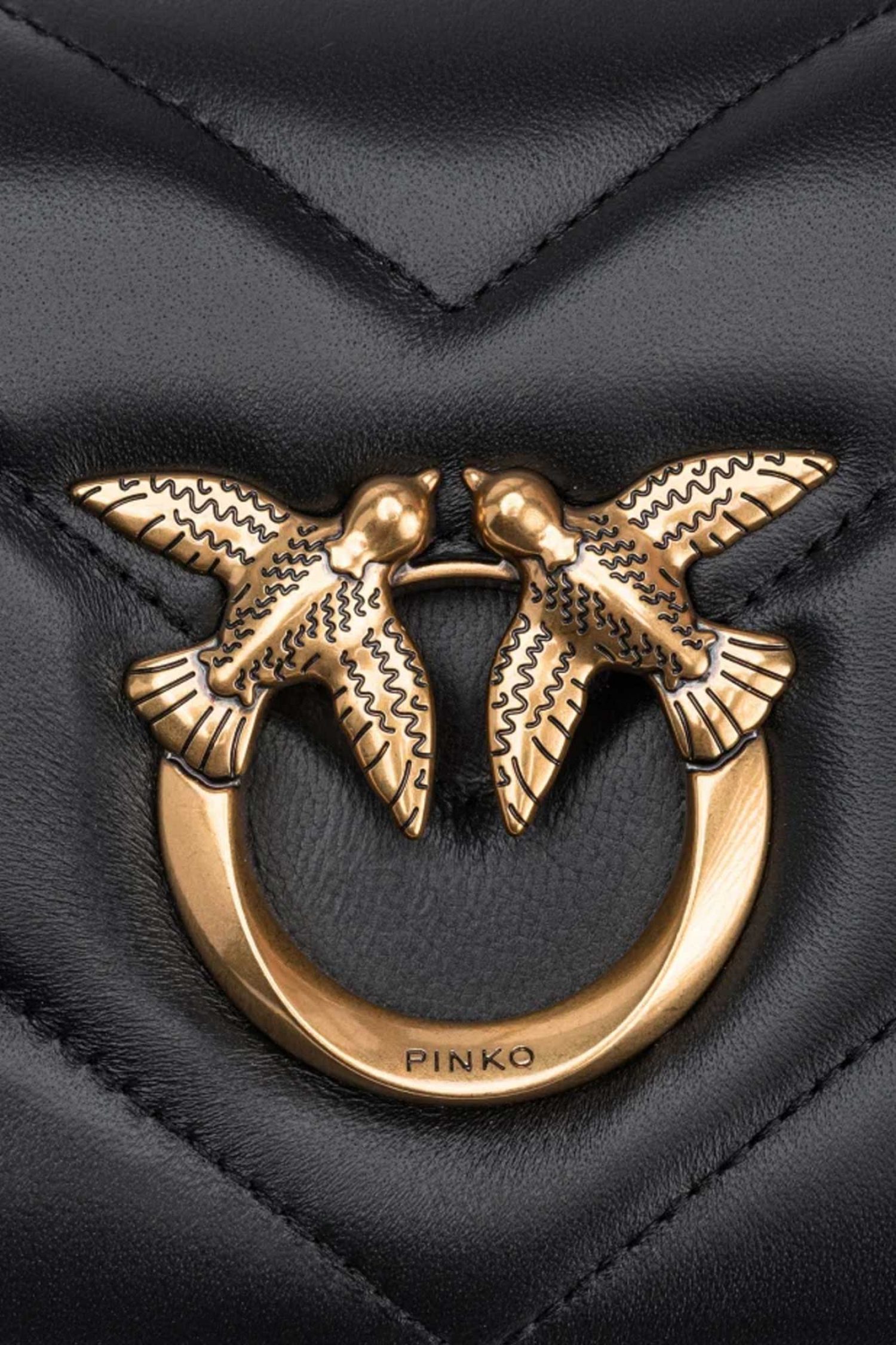 PINKO ΤΣΑΝΤΑΚΙ LOVE CLICK MINI SHEEP NAPPA BIG CHEVRON ΜΑΥΡΟ φωτογραφία