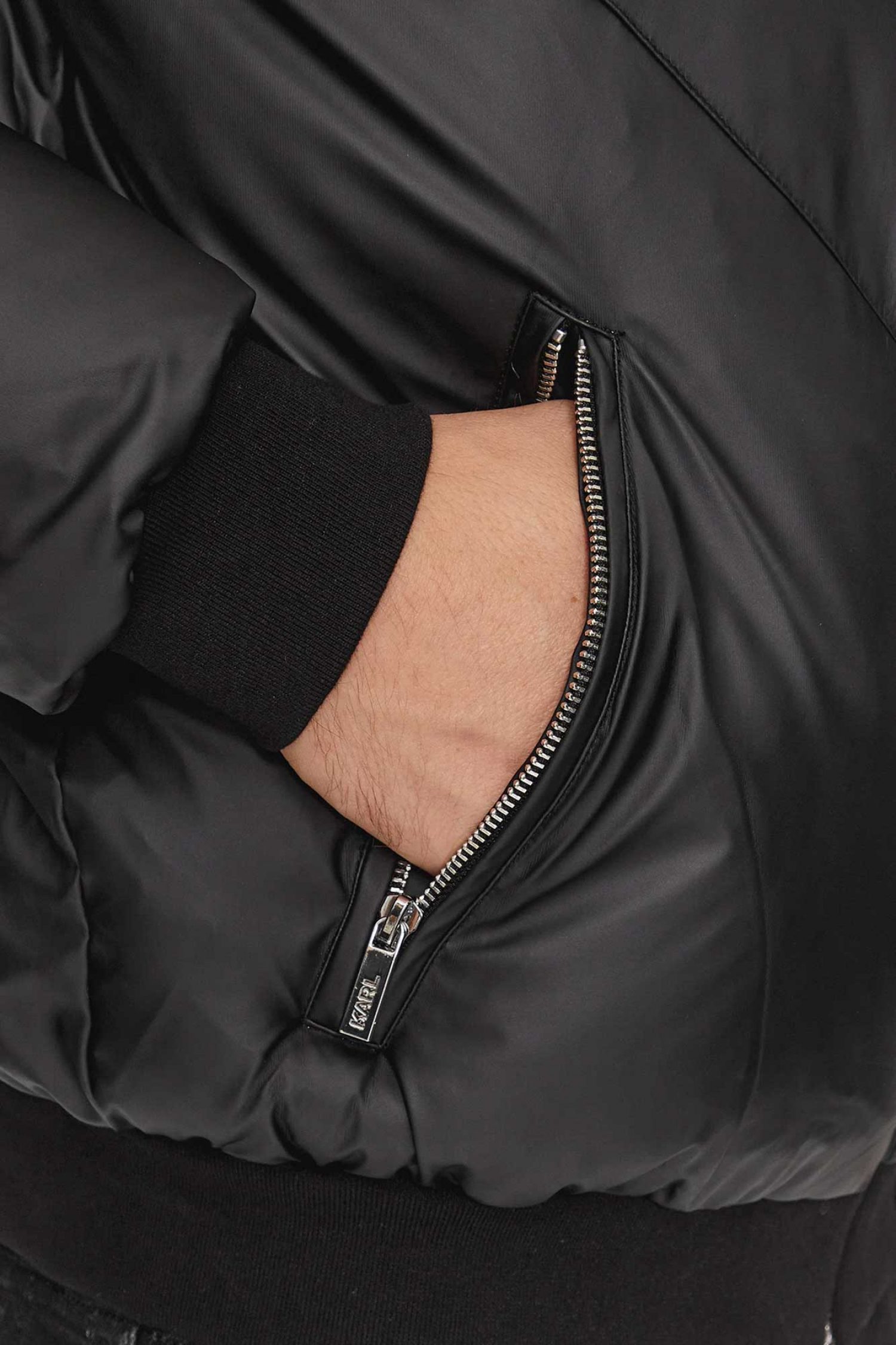 KARL LAGERFELD ΜΠΟΥΦΑΝ BOMBER LOGO ΜΑΥΡΟ