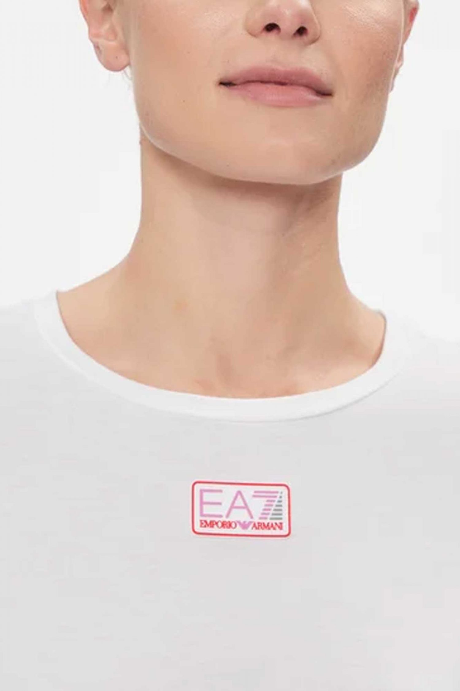 ARMANI 7 T-SHIRT LOGO ΛΕΠΤΟΜΕΡΕΙΑ ΠΛΑΤΗ ΛΕΥΚΟ φωτογραφία