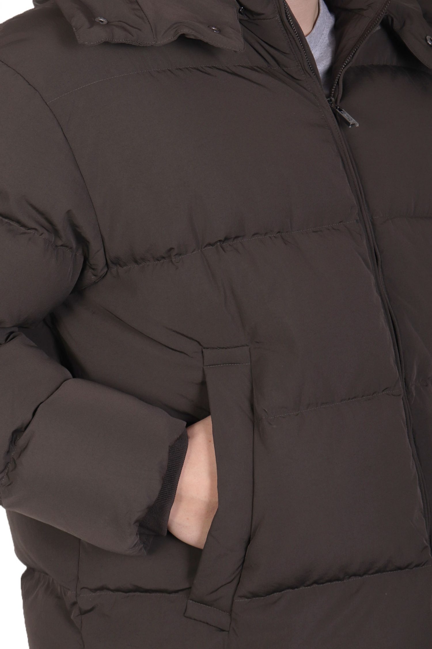 EMPORIO ARMANI ΜΠΟΥΦΑΝ ΠΟΥΠΟΥΛΟ ΑΠΟΣΠΩΜΕΝΗ ΚΟΥΚΟΥΛΑ ΧΑΚΙ φωτογραφία