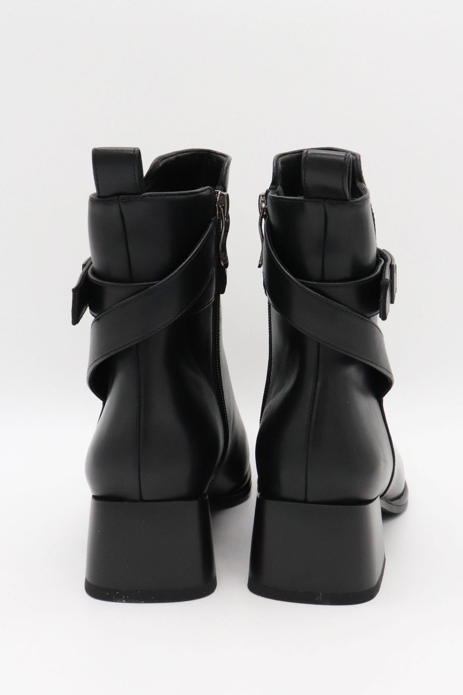 LAURA BIAGIOTTI ΠΑΠΟΥΤΣΙΑ ΜΠΟΤΑΚΙΑ ΦΕΡΜΟΥΑΡ LOGO MAYΡΟ