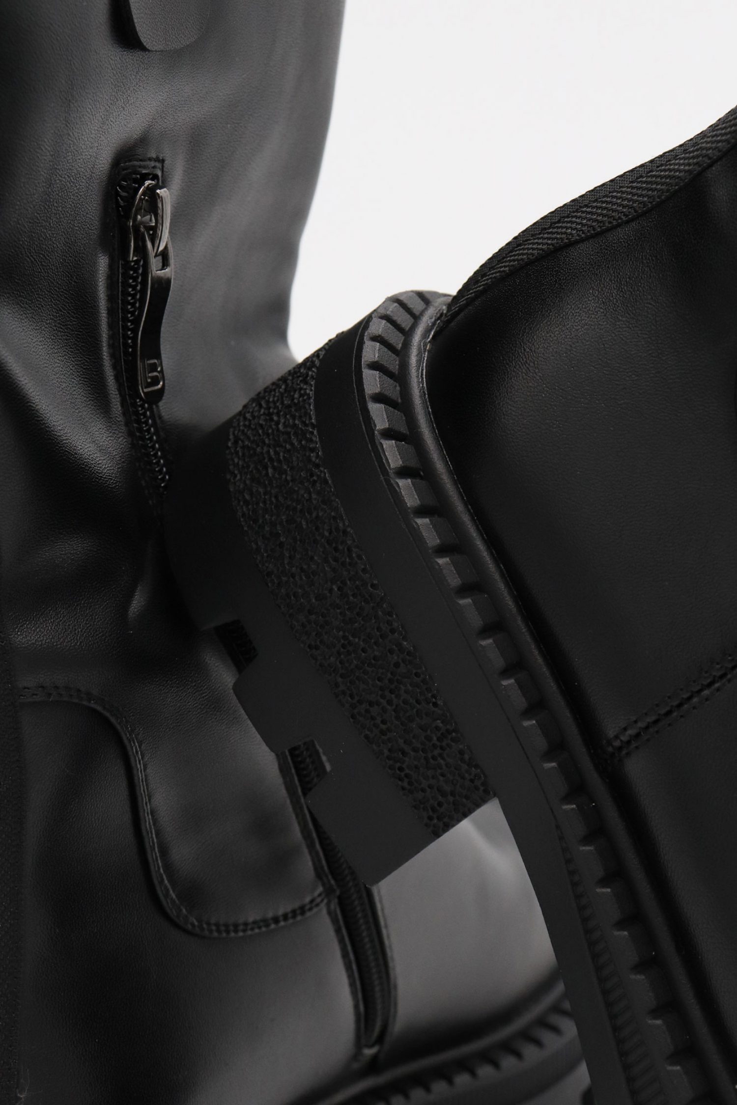 LAURA BIAGIOTTI ΠΑΠΟΥΤΣΙΑ ΜΠΟΤΑΚΙΑ ΦΕΡΜΟΥΑΡ LOGO MAYΡΟ φωτογραφία