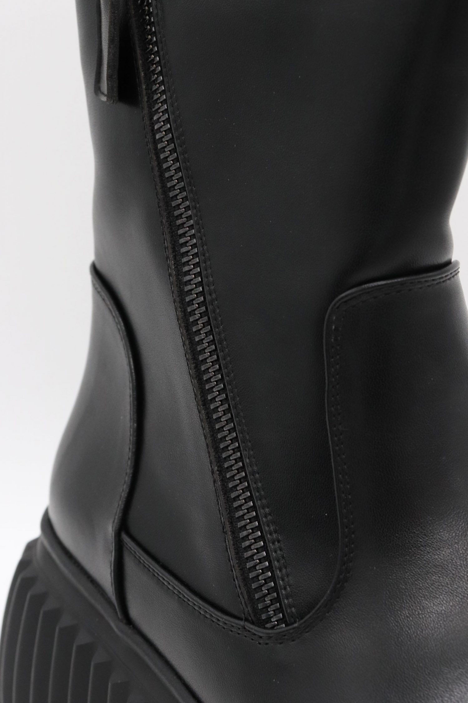 LAURA BIAGIOTTI ΠΑΠΟΥΤΣΙΑ ΜΠΟΤΑΚΙΑ ΦΕΡΜΟΥΑΡ LOGO MAYΡΟ φωτογραφία