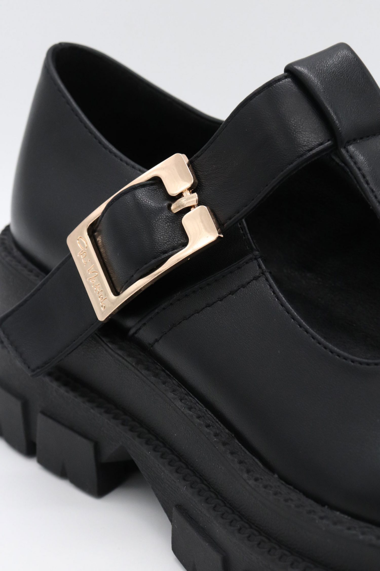 GAI MATTIOLO ΠΑΠΟΥΤΣΙΑ ΜΟΚΑΣΙΝΙΑ ΛΟΥΡΑΚΙ ΜΕΤΑΛΛΙΚΗ ΑΓΚΡΑΦΑ LOGO ΜΑΥΡΟ