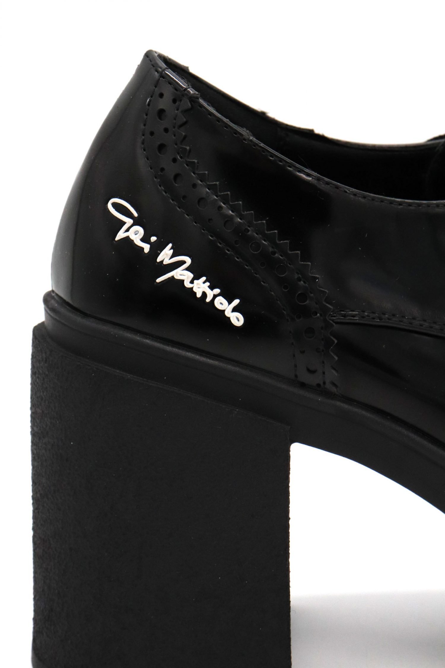 GAI MATTIOLO ΠΑΠΟΥΤΣΙΑ ΜΟΚΑΣΙΝΙΑ KOΡΔΟΝΙΑ LOGO ΜΑΥΡΟ