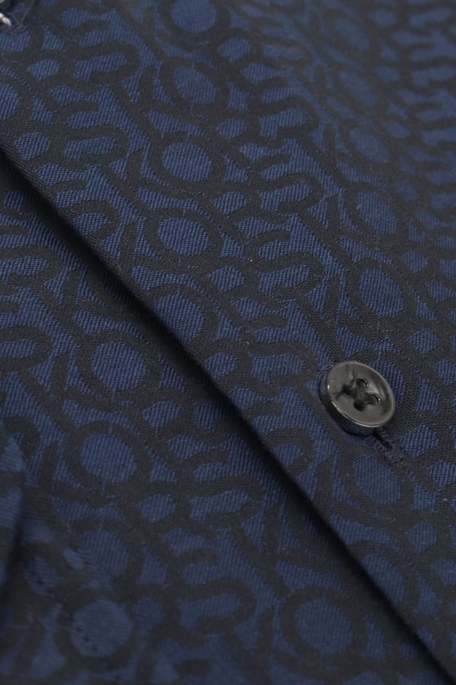 MICHAEL KORS ΠΟΥΚΑΜΙΣΟ SLIM FIT ALL OVER LOGO ΜΠΛΕ