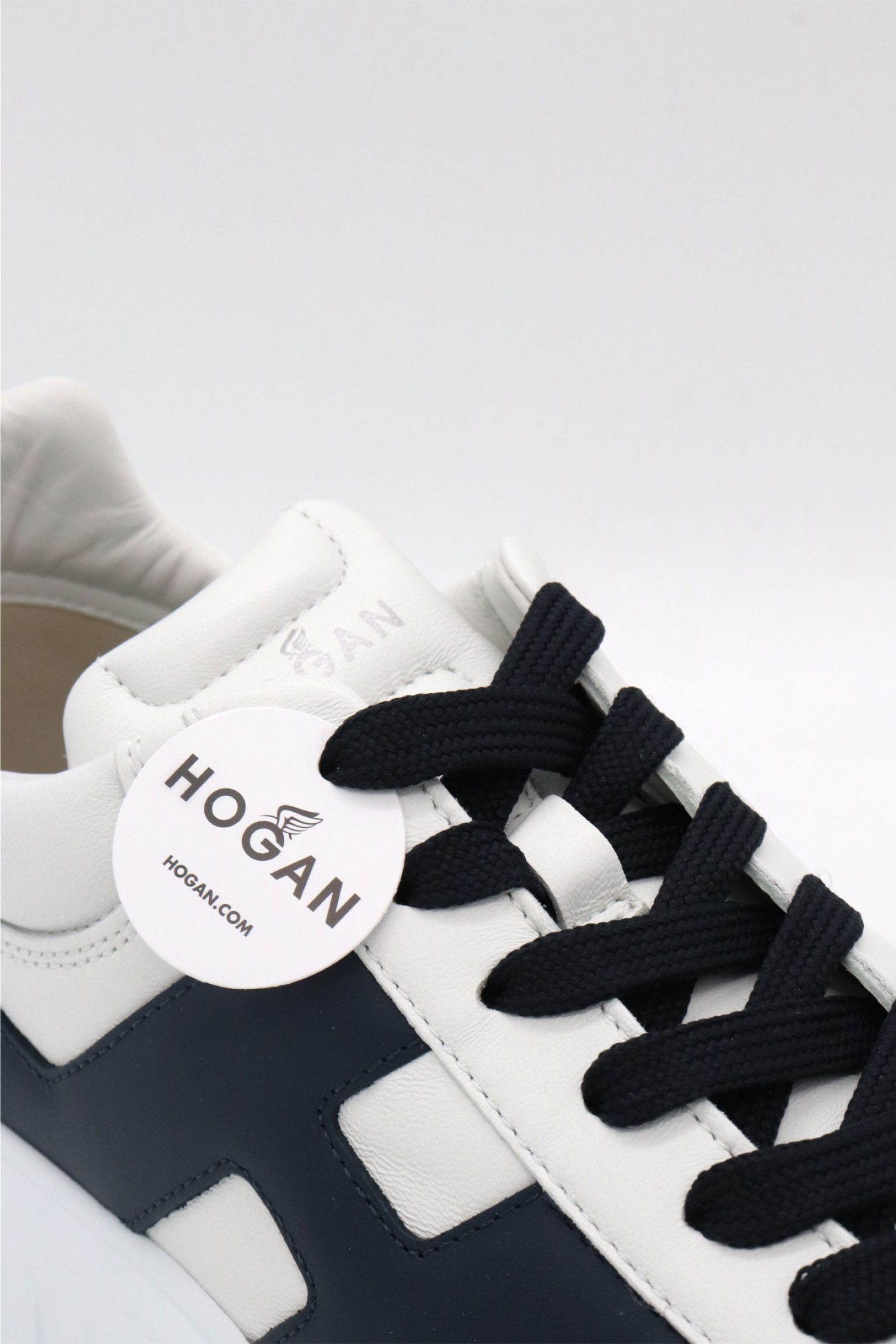 HOGAN ΠΑΠΟΥΤΣΙΑ SNEAKERS H-STRIPES ALLACCIATO H SPEZZATA ΔΕΡΜΑ ΛΕΥΚΟ-ΜΠΛΕ φωτογραφία