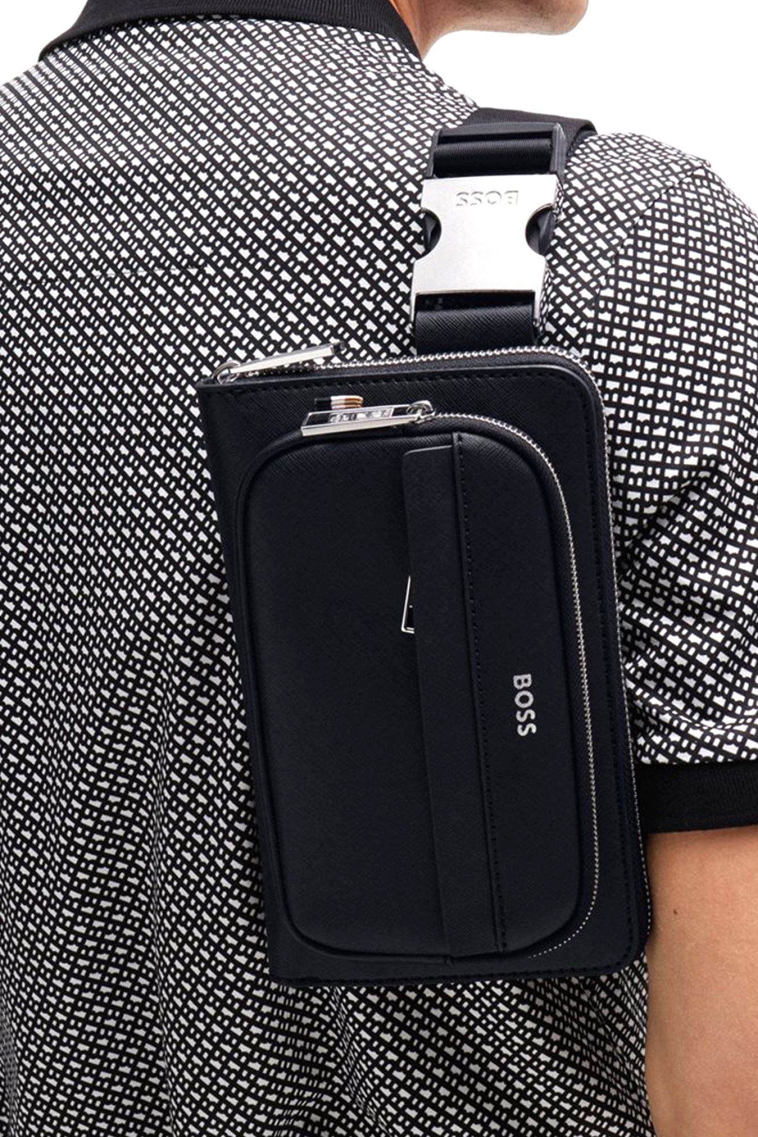 BOSS ΤΣΑΝΤΑΚΙ ΜΕΣΗΣ ZAIR_CROSSOVER ΜΑΥΡΟ φωτογραφία