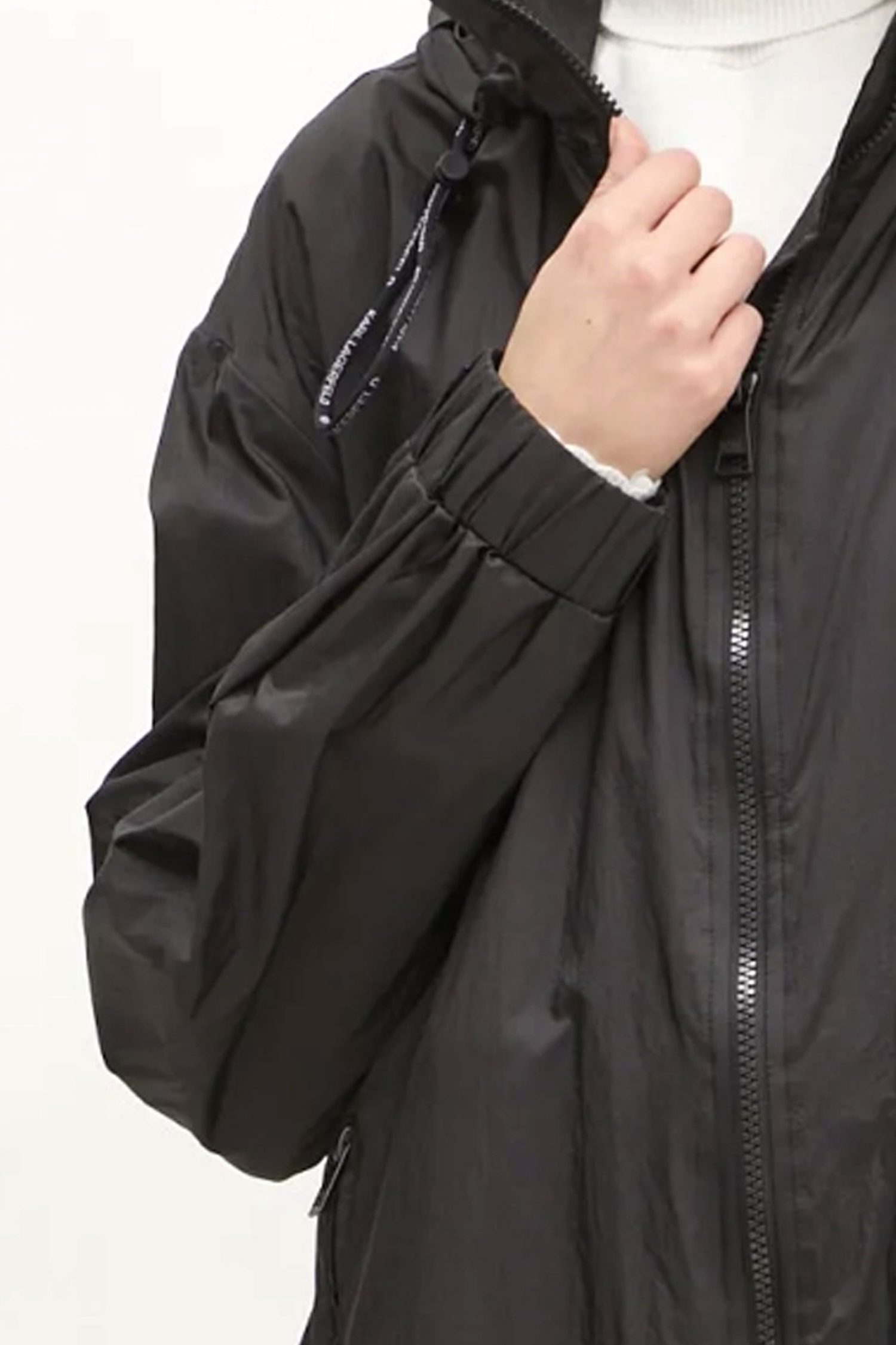 KARL LAGERFELD ΜΠΟΥΦΑΝ ΑΔΙΑΒΡΟΧΟ ΜΗ ΑΠΟΣΠΩΜΕΝΗ ΚΟΥΚΟΥΛΑ LOGO ΜΑΥΡΟ