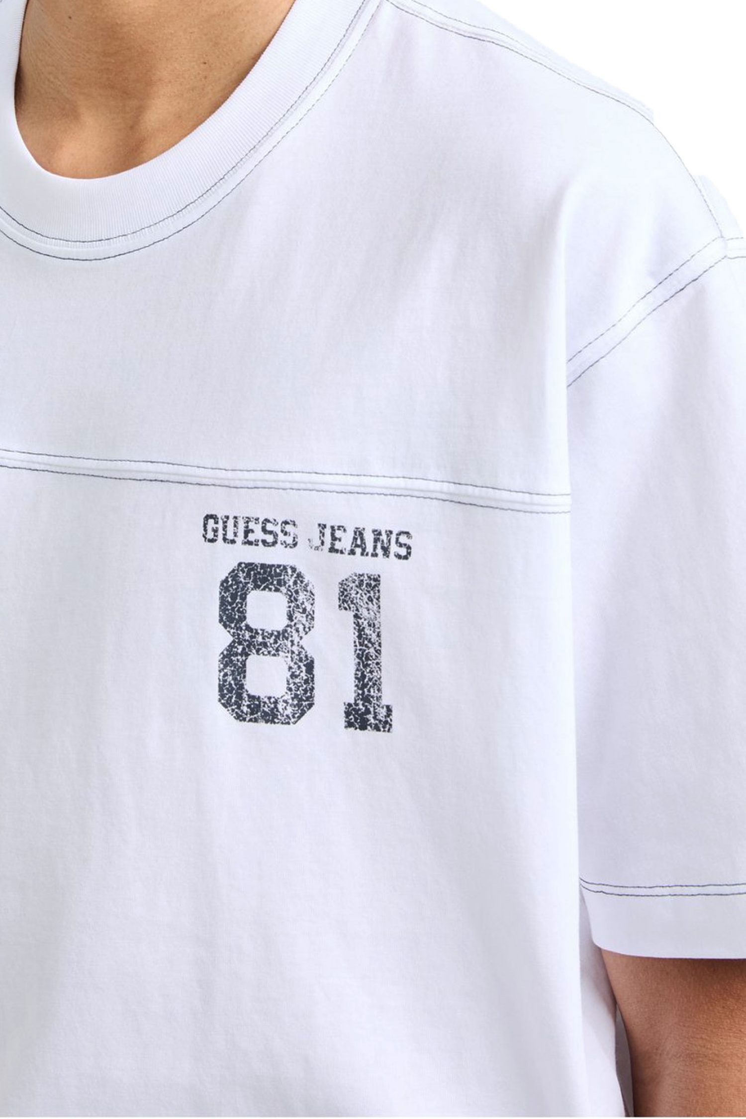GUESS JEANS T-SHIRT CREWNECK OVERSIZED FIT LOGO ΛΕΥΚΟ φωτογραφία