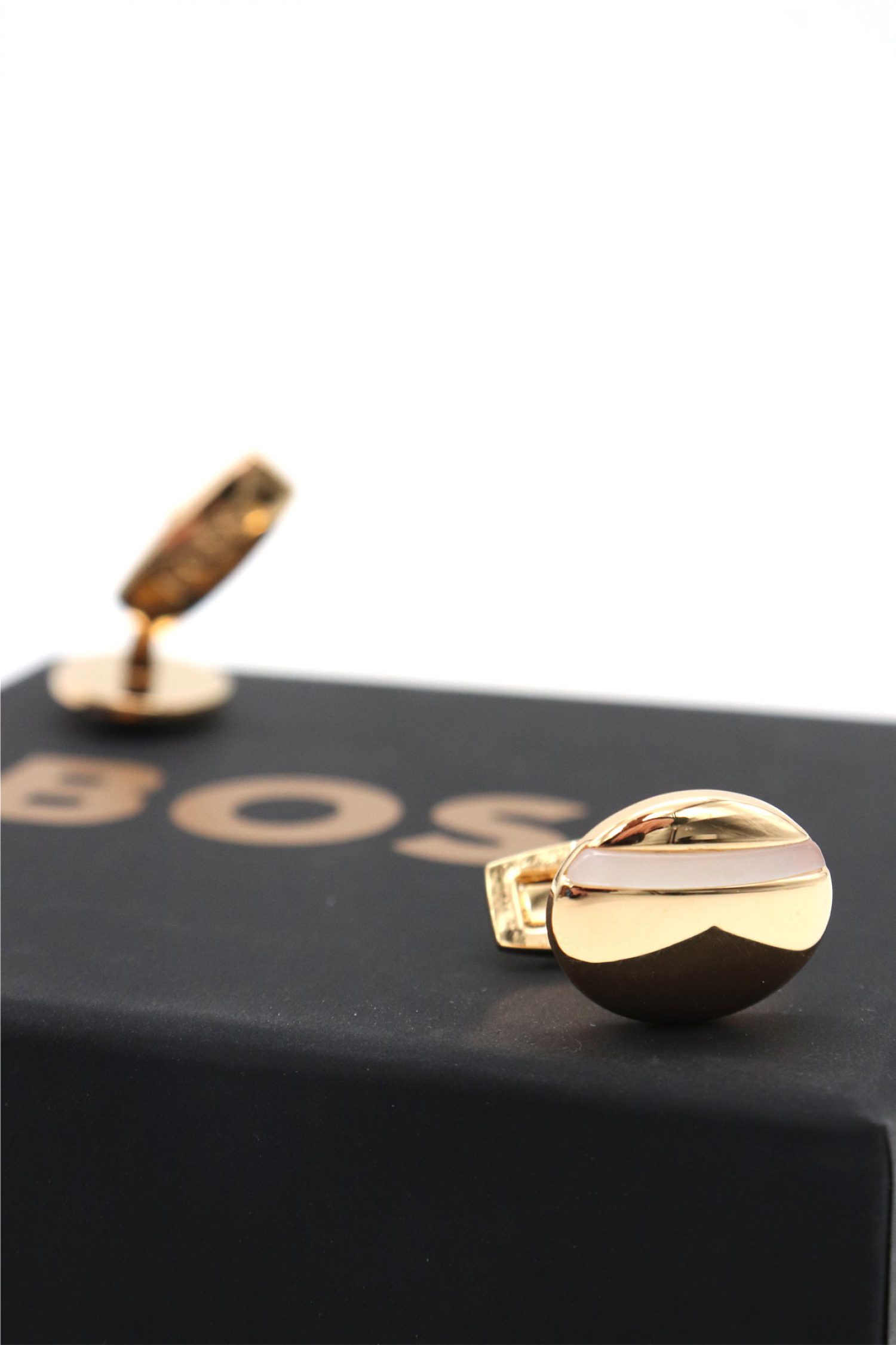 BOSS ΜΑΝΙΚΕΤΟΚΟΥΜΠΟ L-OVALINE-CUF ΧΡΥΣΟ