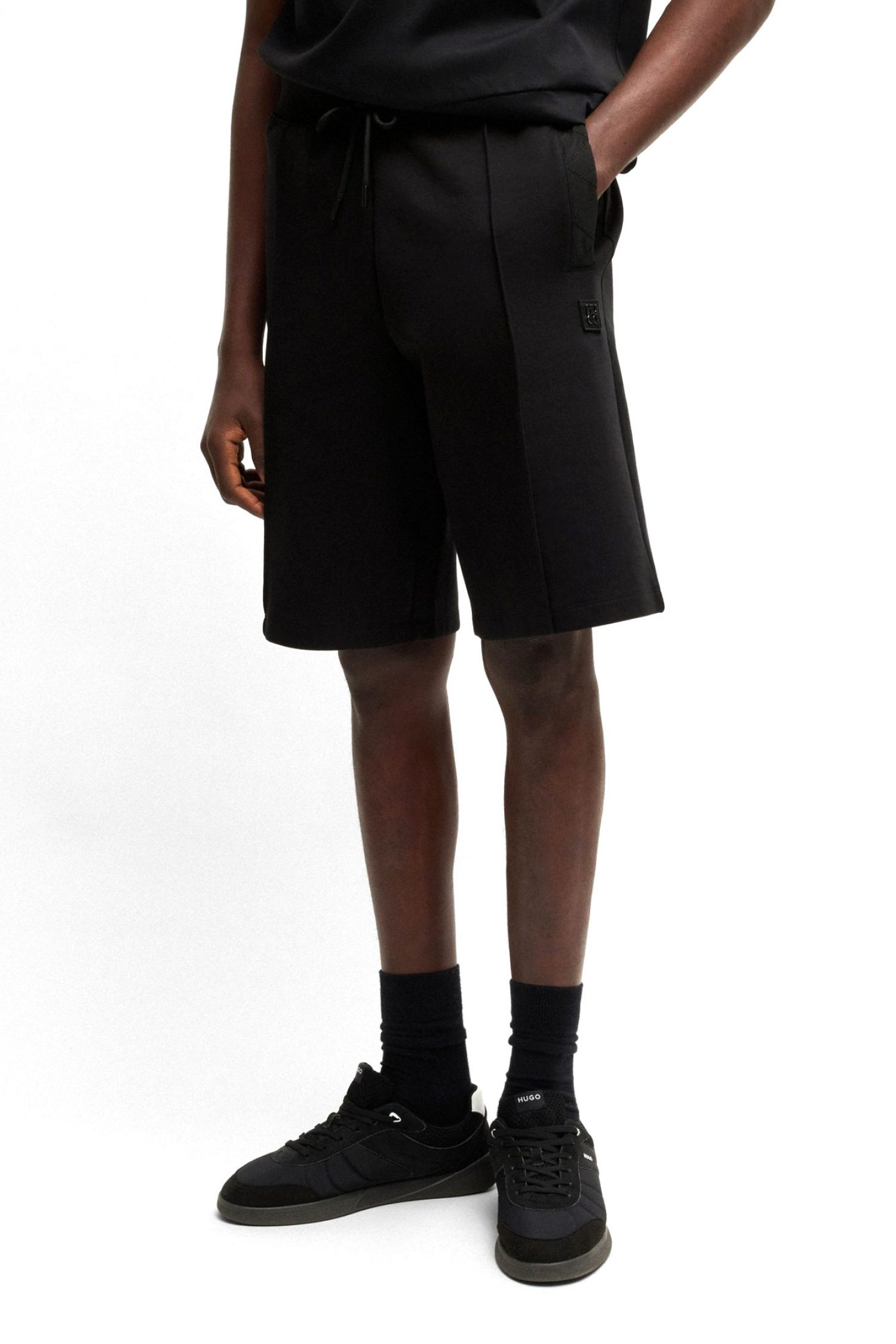 HUGO ΒΕΡΜΟΥΔΑ DILMOS ΜΕΤΑΛΛΙΚΟ LOGO ΜΑΥΡΟ