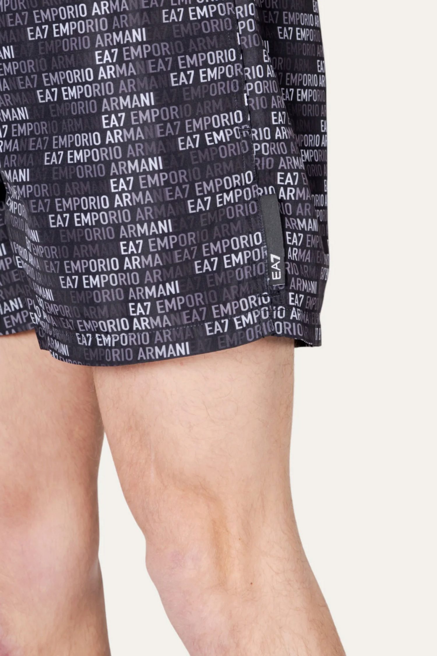 ARMANI 7 ΜΑΓΙΩ ΣΟΡΤΣ ALL OVER LOGO ΜΑΥΡΟ-ΛΕΥΚΟ