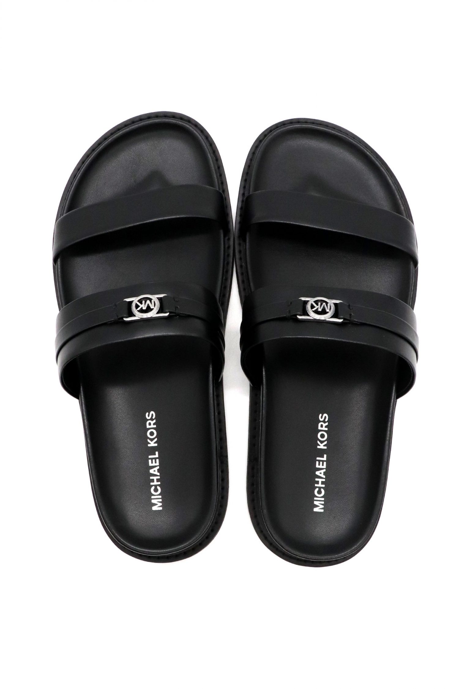 MICHAEL KORS ΠΑΠΟΥΤΣΙΑ ΠΑΝΤΟΦΛΕΣ MANDY FLAT SANDAL ΜΕΤΑΛΛΙΚΟ LOGO ΜΑΥΡΟ φωτογραφία