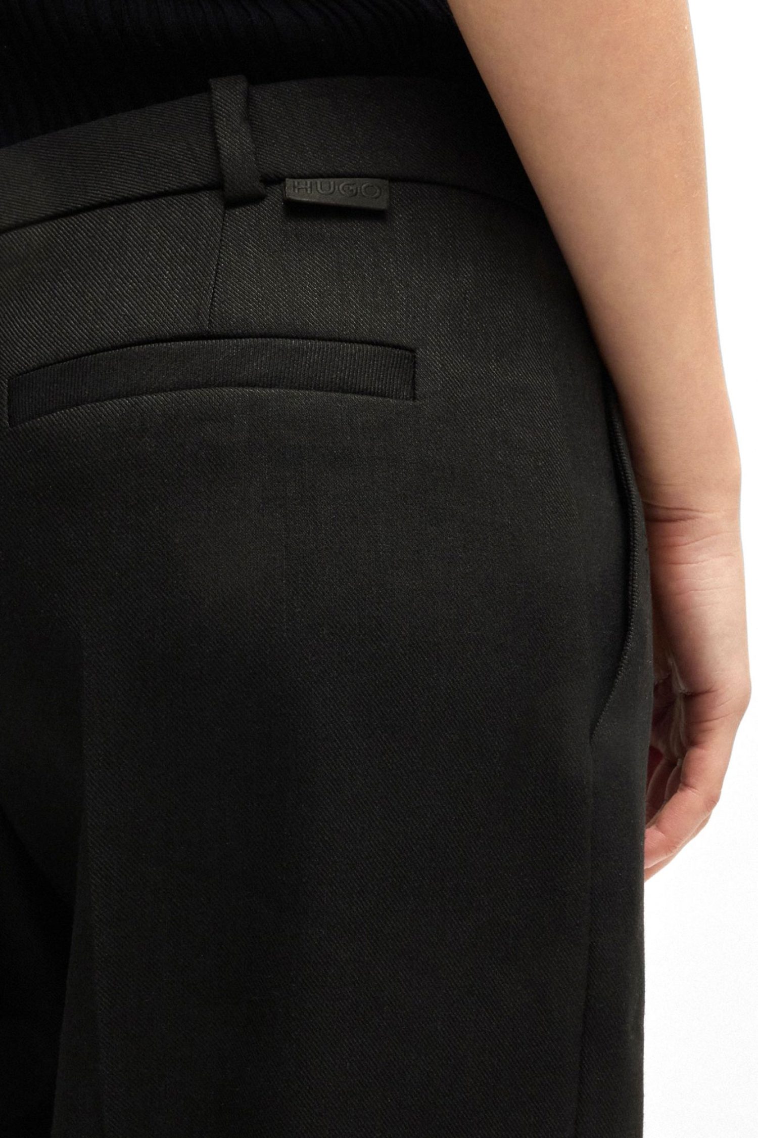 HUGO ΠΑΝΤΕΛΟΝΙ HALATI ΠΙΕΤΑ ΜΑΥΡΟ φωτογραφία