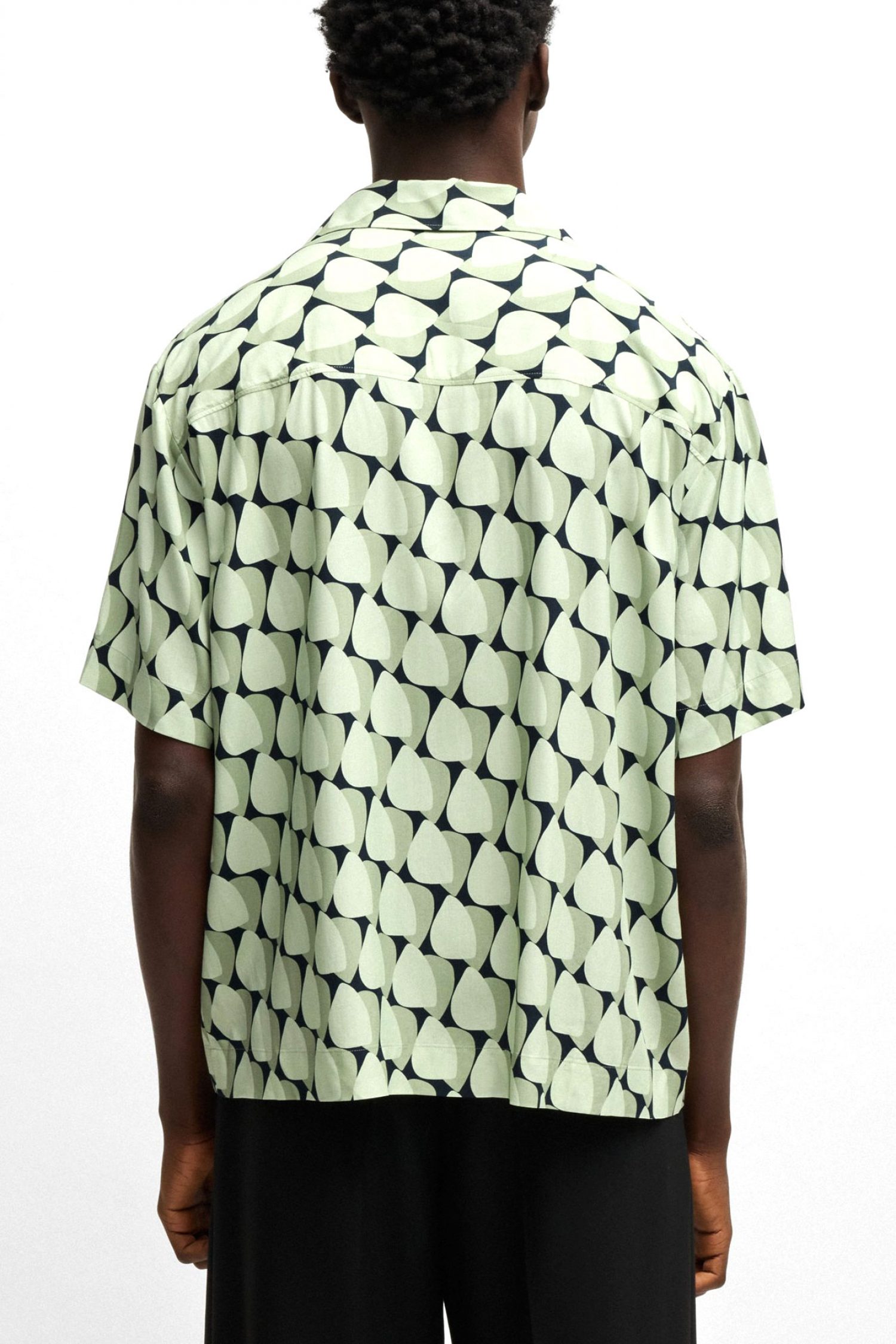 HUGO ΠΟΥΚΑΜΙΣΟ ΚΟΝΤΟΜΑΝΙΚΟ ESPINO ALL OVER PRINT ΠΡΑΣΙΝΟ φωτογραφία