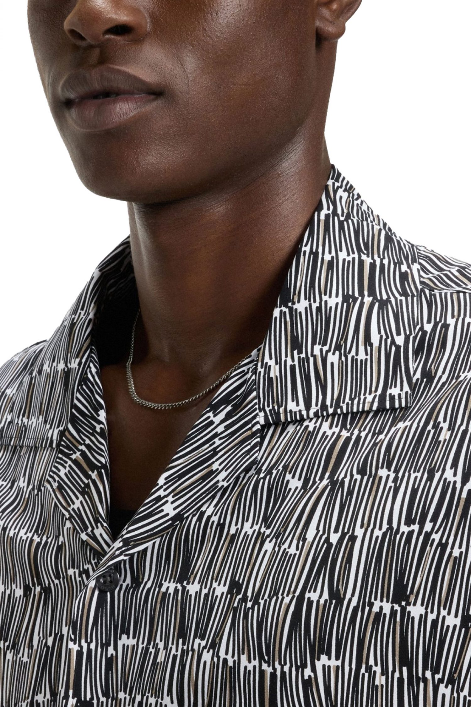 HUGO ΠΟΥΚΑΜΙΣΟ ΚΟΝΤΟΜΑΝΙΚΟ ESPINO ΕΜΠΡΙΜΕ ΜΑΥΡΟ-ΛΕΥΚΟ φωτογραφία