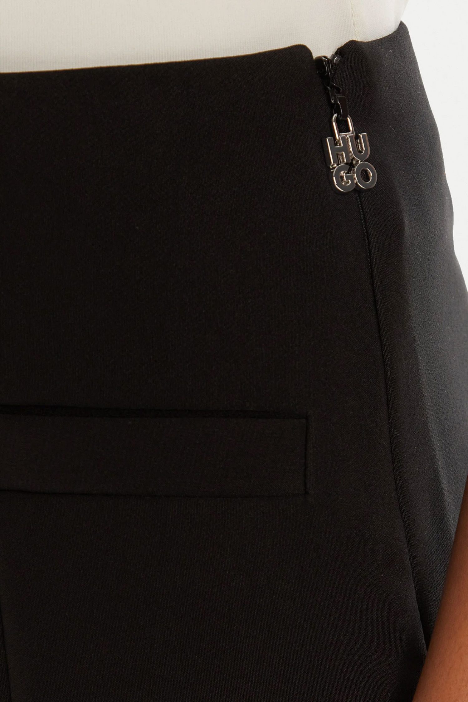 HUGO ΠΑΝΤΕΛΟΝΙ HALARAN LOGO ΜΑΥΡΟ φωτογραφία