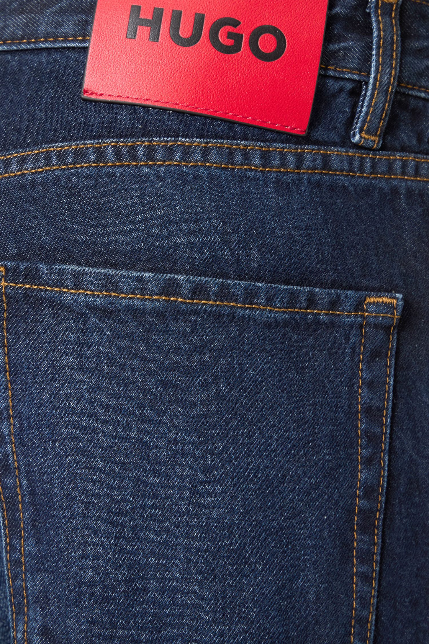 HUGO ΠΑΝΤΕΛΟΝΙ JEANS 838 RELAXED TAPERED FIT ΣΚΟΥΡΟ ΜΠΛΕ φωτογραφία