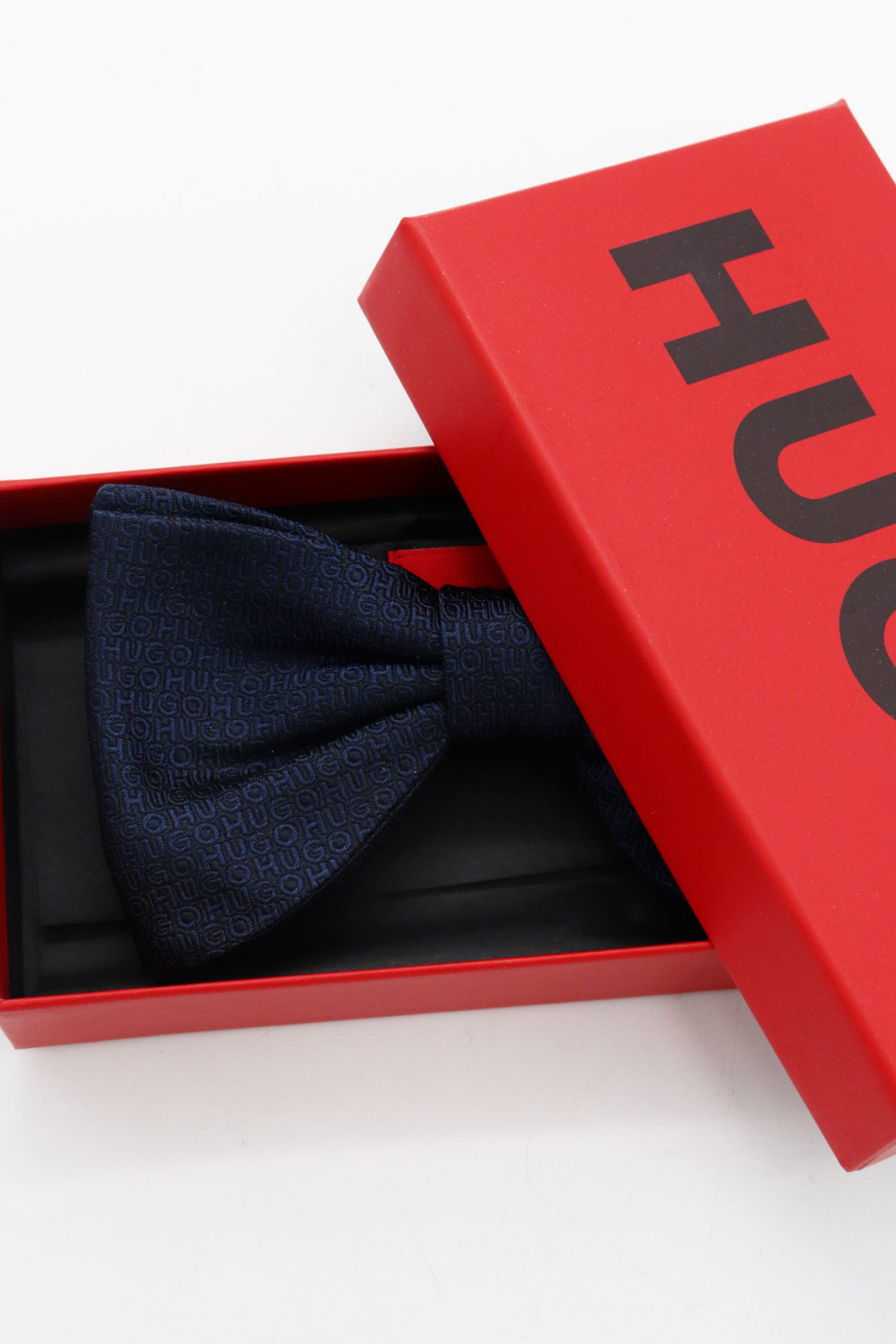 HUGO ΠΑΠΙΓΙΟΝ BOW TIE ALL OVER LOGO TIE ΜΠΛΕ φωτογραφία