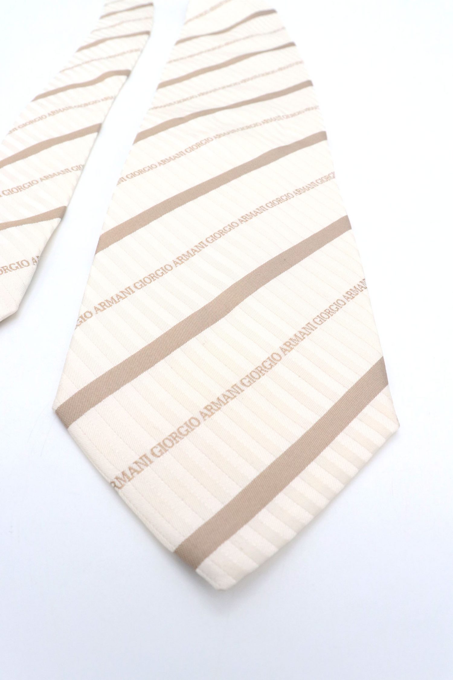 GIORGIO ARMANI ΓΡΑΒΑΤΑ JACQUARD ΜΠΕΖ-ΚΑΦΕ