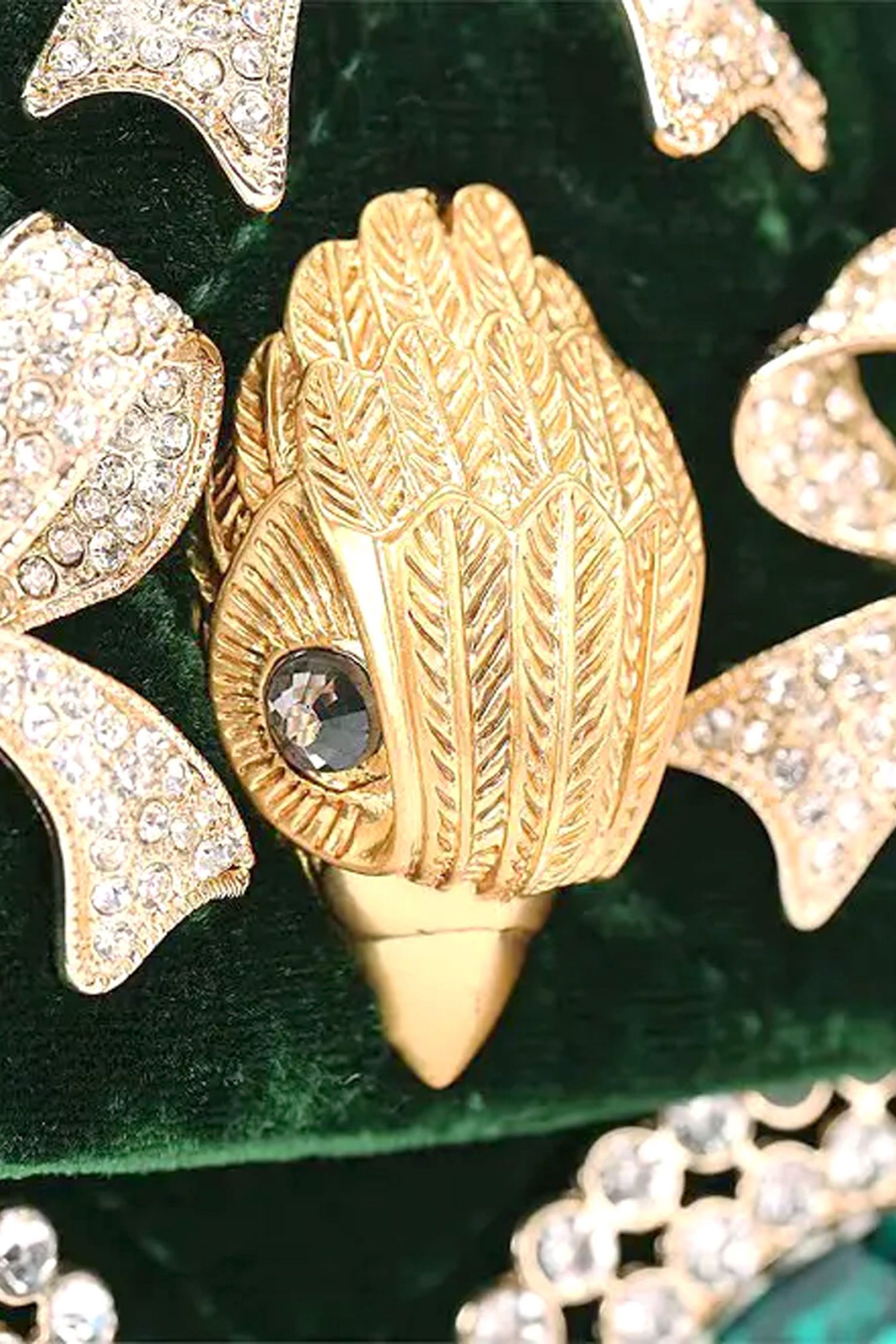 KURT GEIGER ΤΣΑΝΤΑ CROSSBODY/ΩΜΟΥ VELVET MINI KENSINGTON ΣΤΡΑΣ ΠΕΤΡΕΣ AΛΥΣΙΔΑ LOGO ΚΥΠΑΡΙΣΣΙ φωτογραφία