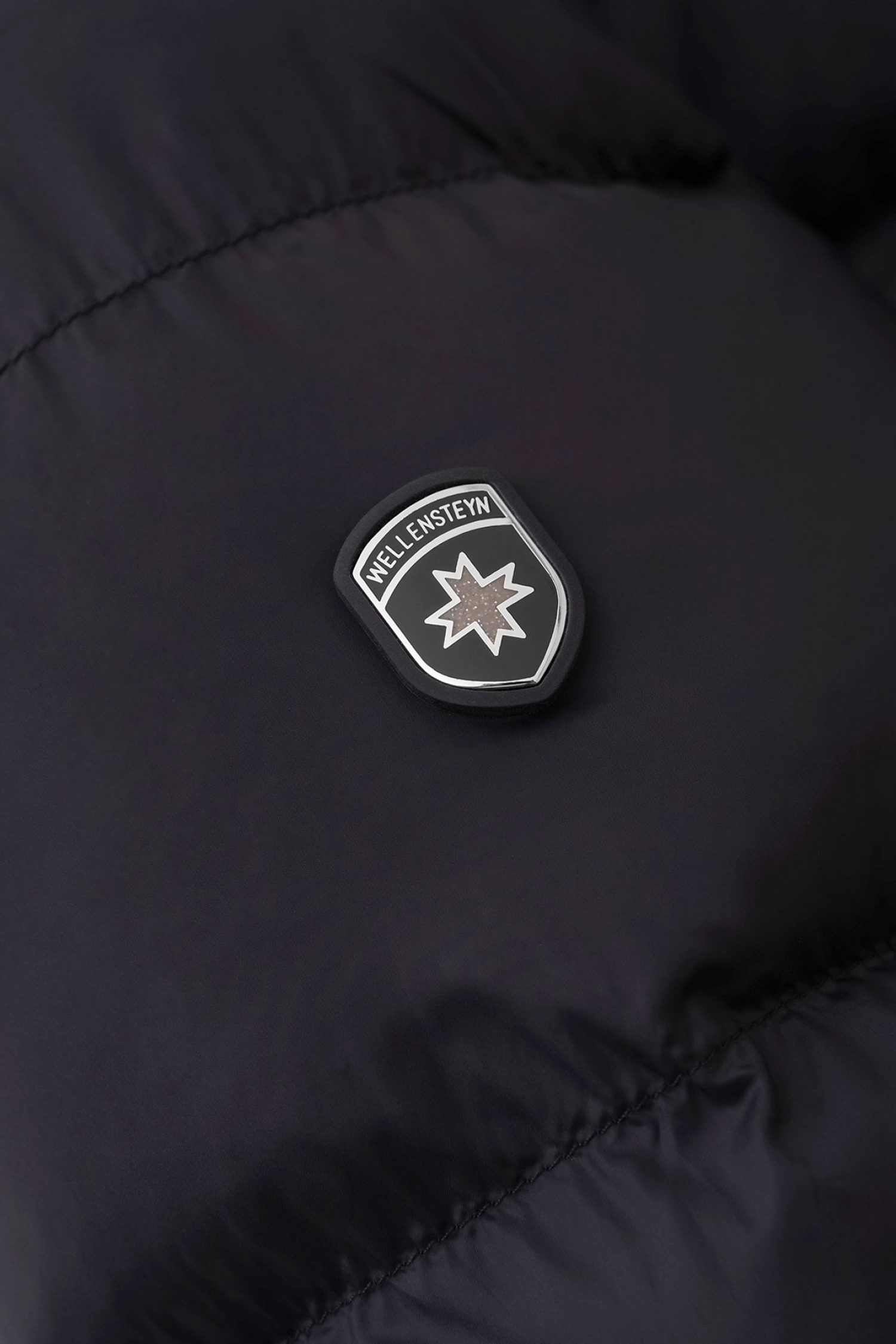 WELLENSTEYN ΓΥΝΑΙΚΕΙΟ ΜΠΟΥΦΑΝ ΦΟΥΣΚΩΤΟ GOLDMINE SHORT ΑΠΟΣΠΩΜΕΝΗ ΚΟΥΚΟΥΛΑ ΜΑΥΡΟ φωτογραφία