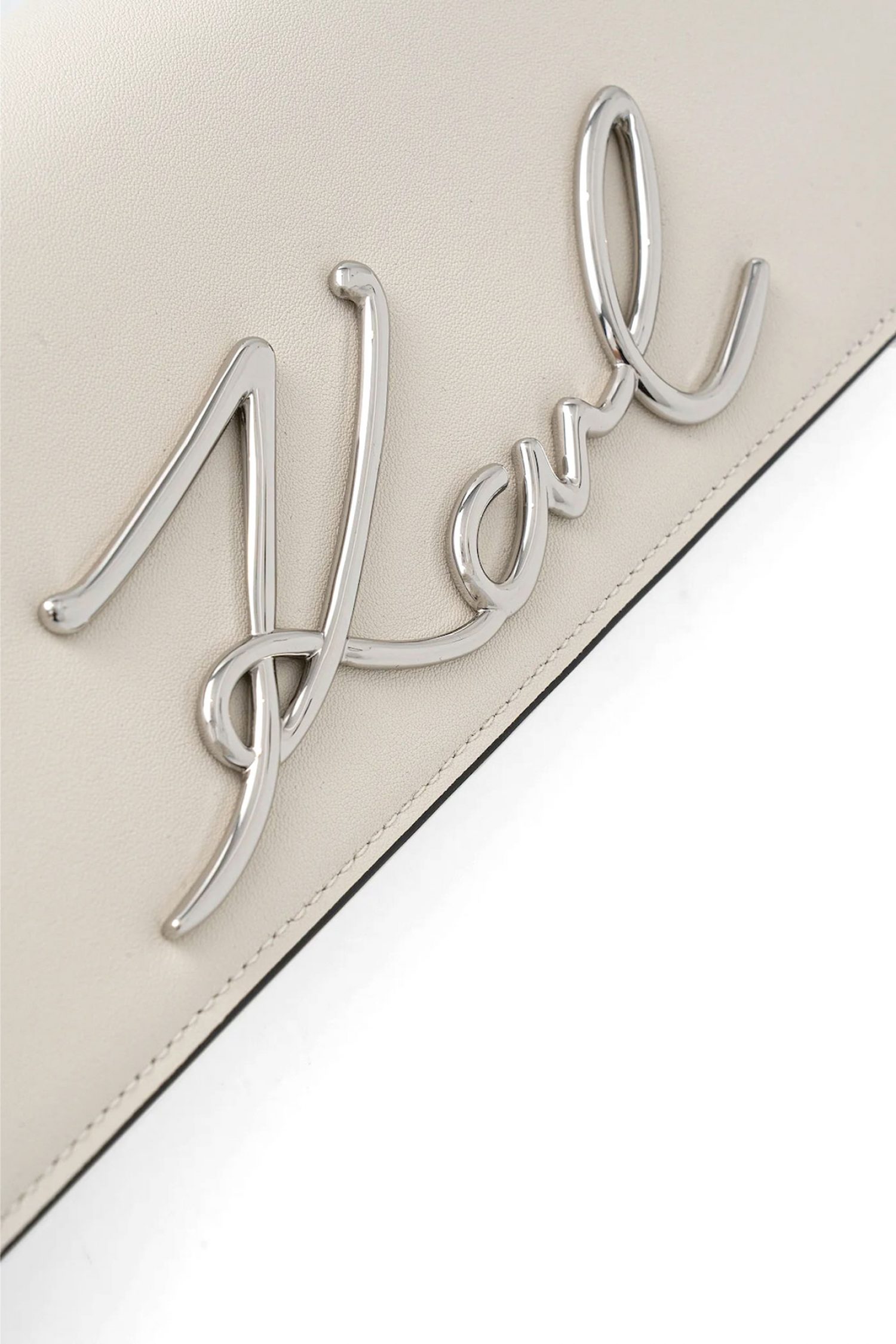 KARL LAGERFELD ΤΣΑΝΤΑ ΦΑΚΕΛΟΣ ΔΕΡΜΑ K/SIGNATURE 2.0 SLIM CLUTCH LOGO ΜΕΤΑΛΛΙΚΟ ΕΚΡΟΥ φωτογραφία