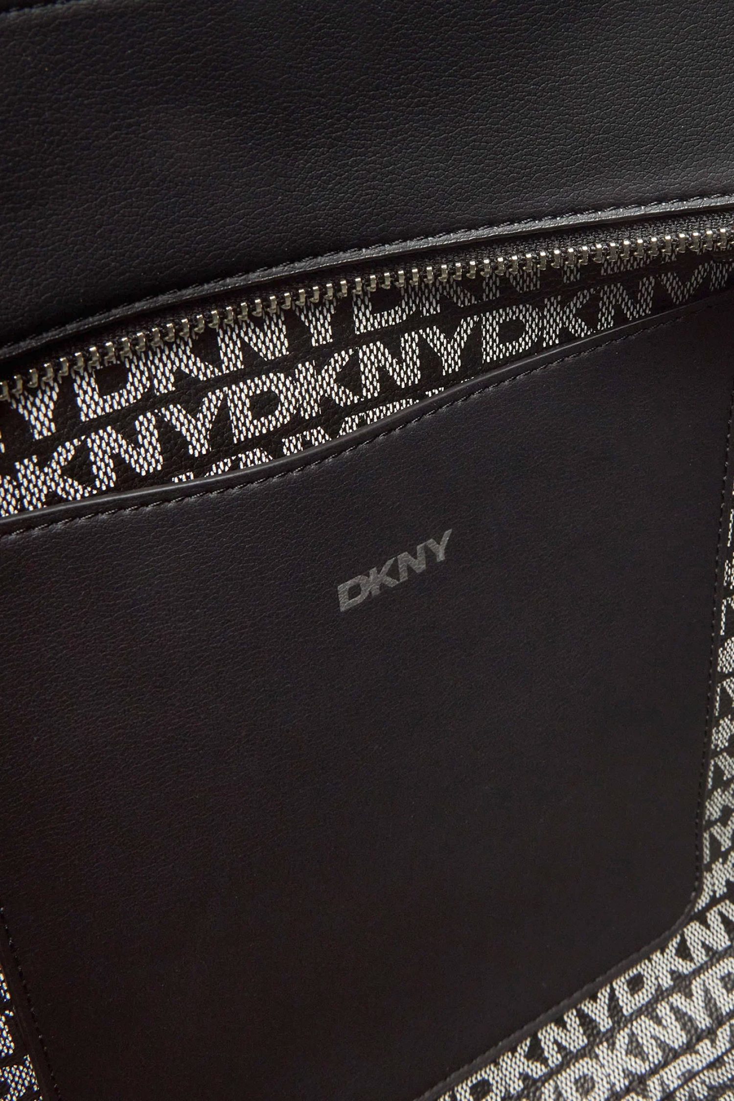 DKNY ΤΣΑΝΤΑ ΩΜΟΥ SAIGE EW TZ TOTE ΕΠΙΠΡΟΣΘΕΤΟ ΤΣΑΝΤΑΚΙ LOGO ΜΑΥΡΟ
