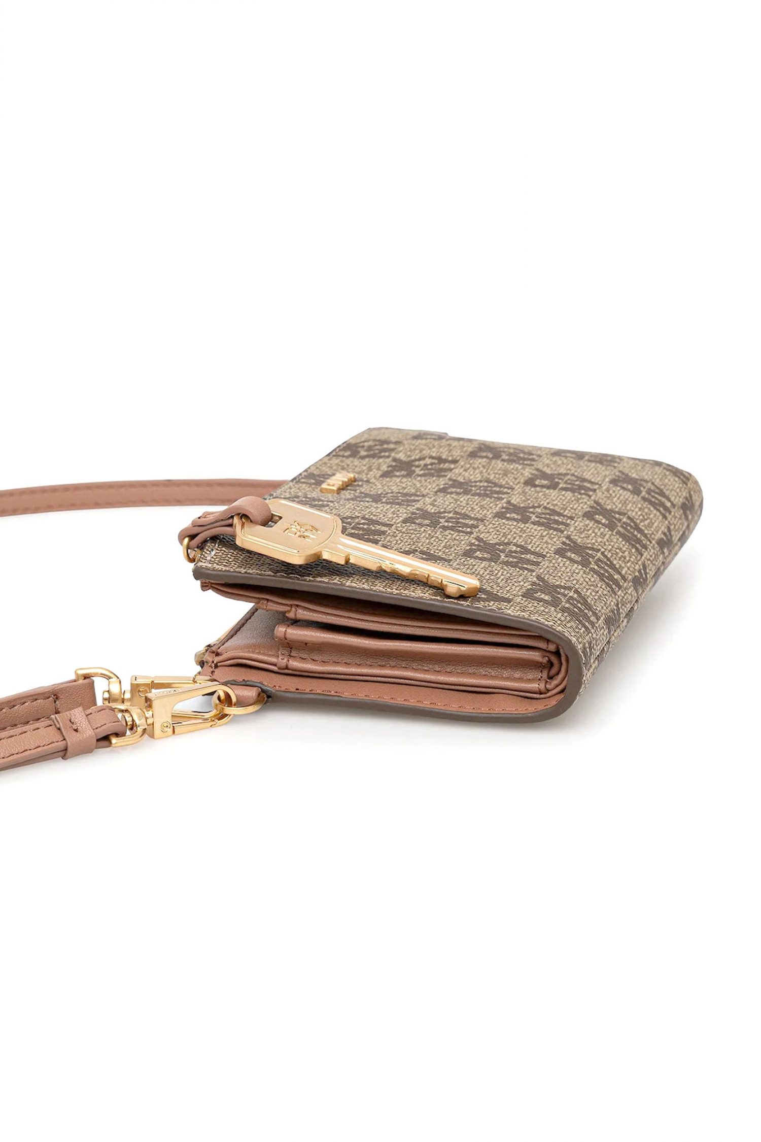 DKNY ΤΣΑΝΤΑΚΙ-ΠΟΡΤΟΦΟΛΙ CROSSBODY/CLUTCH ALANNA ALL OVER LOGO ΜΠΡΕΛΟΚ ΜΠΕΖ-ΚΑΦΕ φωτογραφία