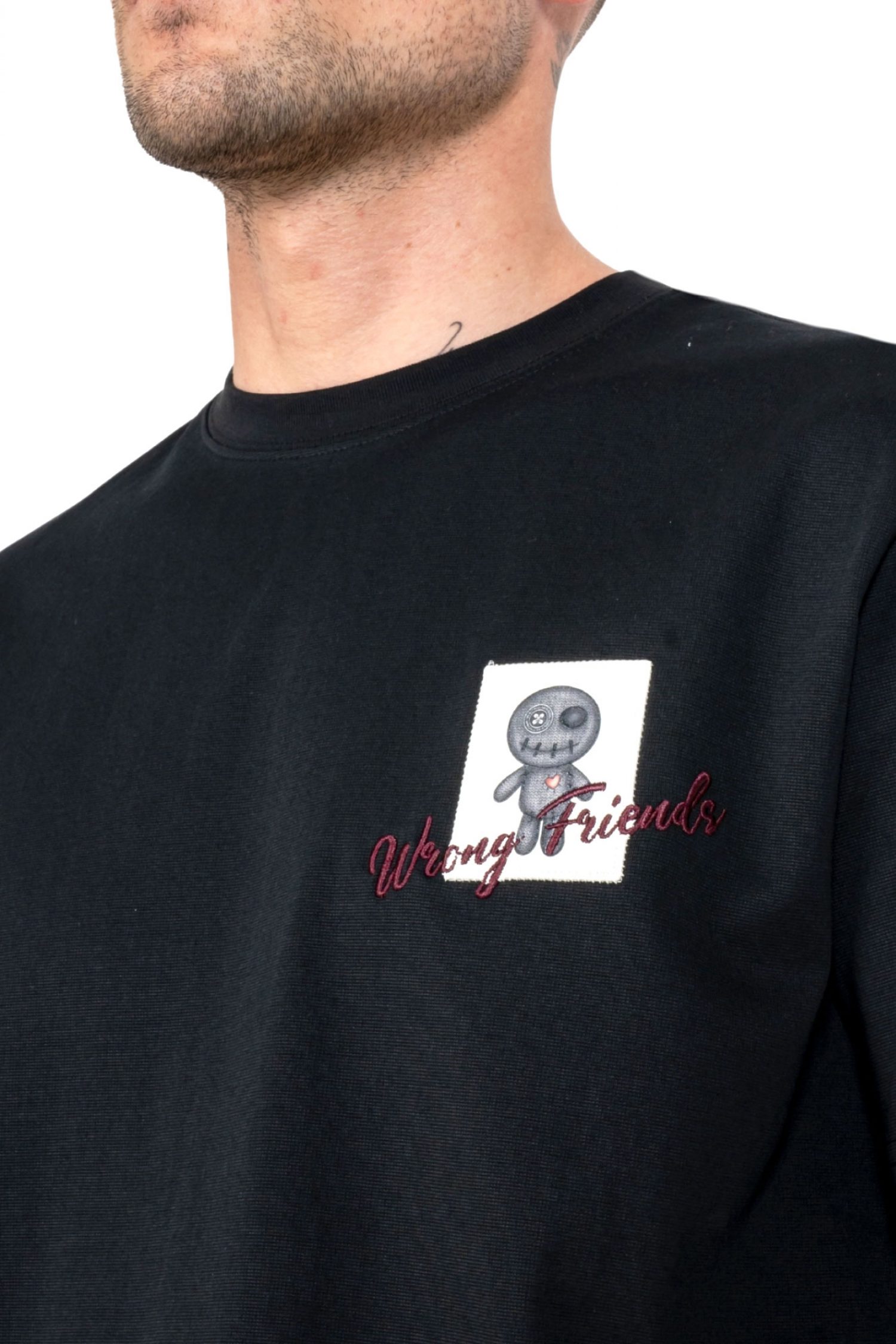 WRONG FRIENDS T-SHIRT BALTIMORE LOGO ΜΑΥΡΟ φωτογραφία