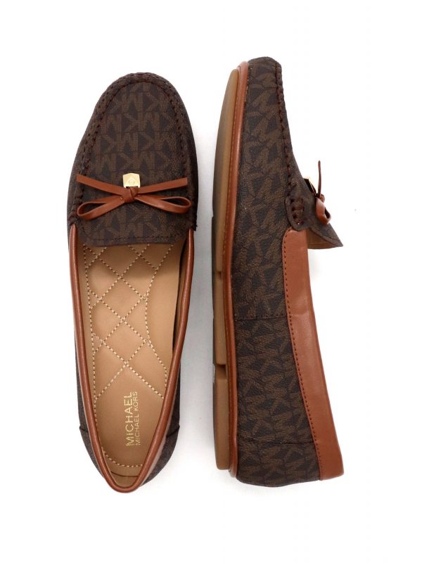 MICHAEL KORS ΠΑΠΟΥΤΣΙΑ ΜΟΚΑΣΙΝΙΑ JULIETTE MOC ALL OVER LOGO ΚΑΦΕ/ΤΑΜΠΑ