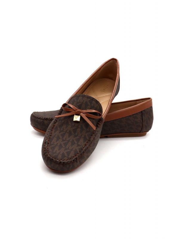 MICHAEL KORS ΠΑΠΟΥΤΣΙΑ ΜΟΚΑΣΙΝΙΑ JULIETTE MOC ALL OVER LOGO ΚΑΦΕ/ΤΑΜΠΑ