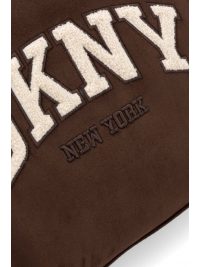 DKNY ΤΣΑΝΤΑ ΧΕΙΡΟΣ/CROSSBODY HADLEE MEDIUM LOGO ΣΚΟΥΡΟ ΚΑΦΕ