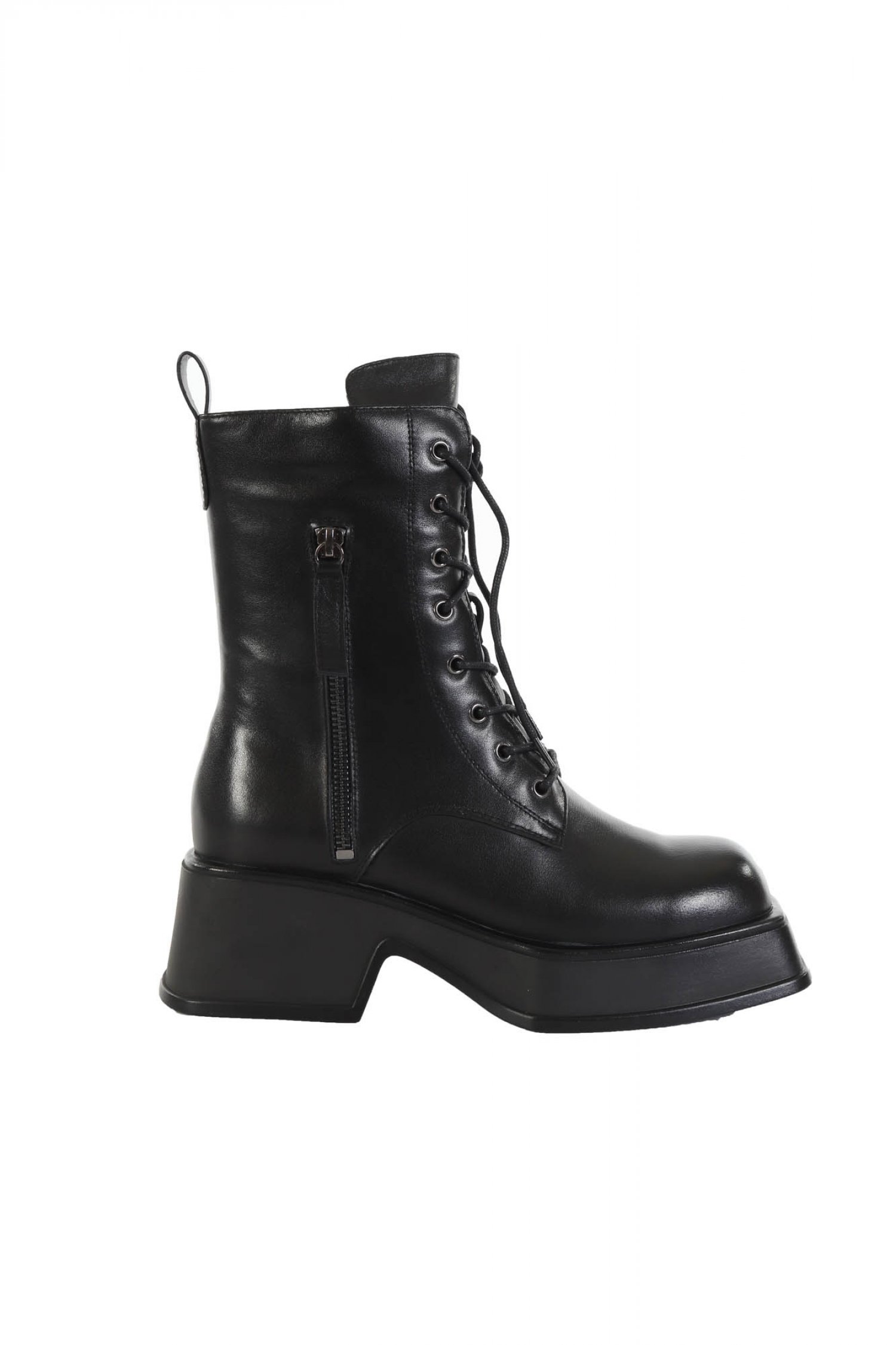 V 19.69 ΠΑΠΟΥΤΣΙΑ ΜΠΟΤΑΚΙΑ ΚΟΡΔΟΝΙΑ ΦΕΡΜΟΥΑΡ LOGO ΜΑΥΡΟ