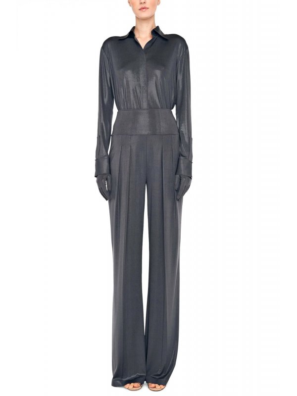 NORMA KAMALI ΠΑΝΤΕΛΟΝΑ YOKE WAISTBAND STRAIGHT LEG PLEATED TROUSER ΣΚΟΥΡΟ ΓΚΡΙ